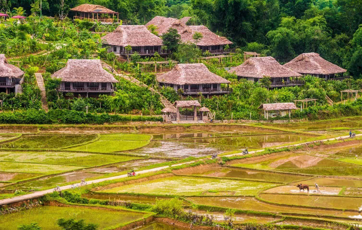 Bản Lác, bản Pom Coọng