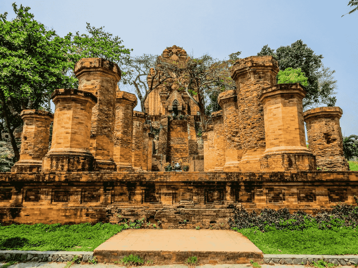 Tháp bà Ponagar