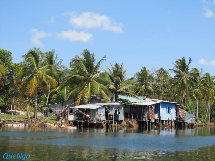 Làng chài Cửa Cạn