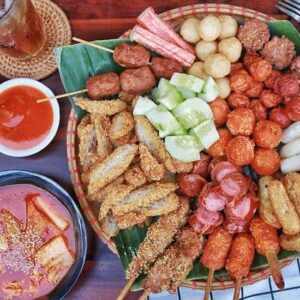 Mách bạn 5 địa điểm ăn nem chua rán nổi tiếng ở Đà Nẵng