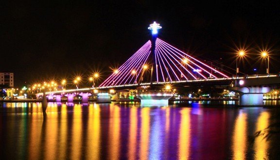 Cầu quay sông Hàn về đêm