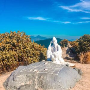 Lên đỉnh Bàn Cờ – “Nóc nhà” của Đà Nẵng săn mây