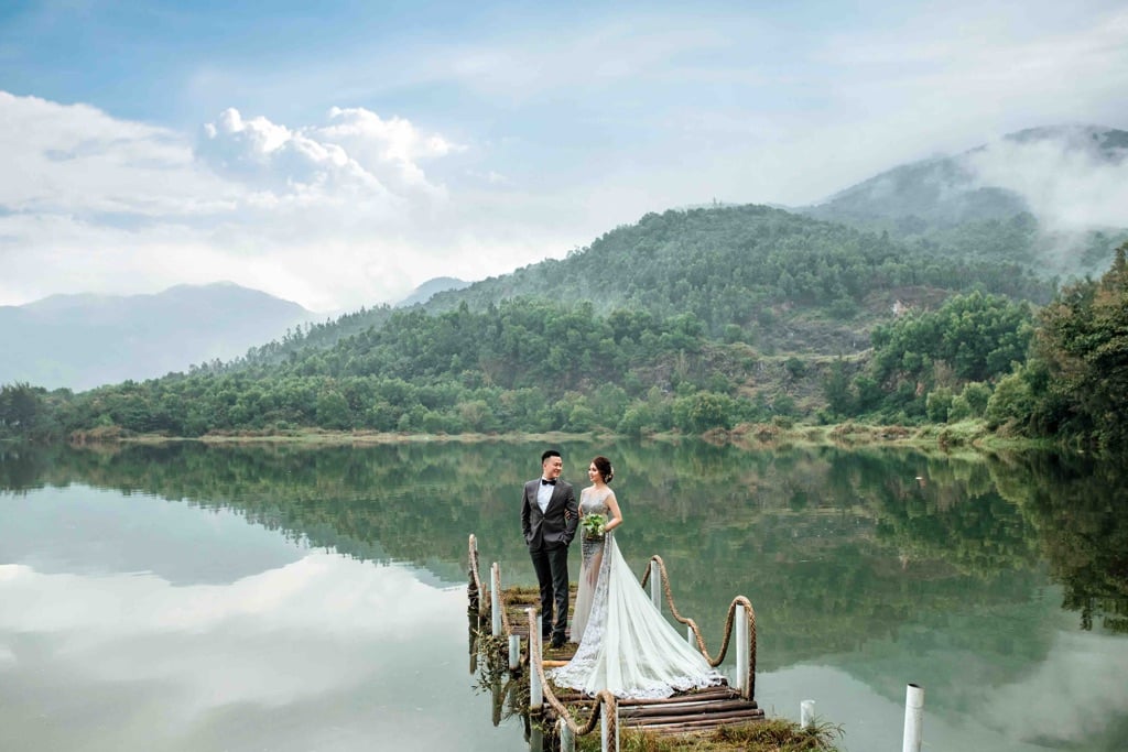 chụp ảnh cưới tại hồ xanh
