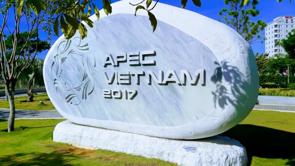 Công viên vườn tượng APEC

